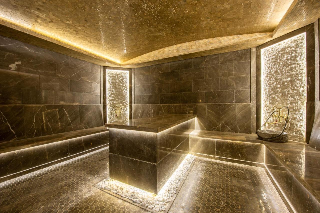 ホテル Wyndham Garden タシュケント エクステリア 写真