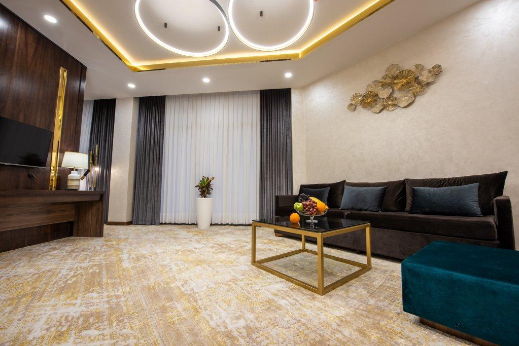 ホテル Wyndham Garden タシュケント エクステリア 写真
