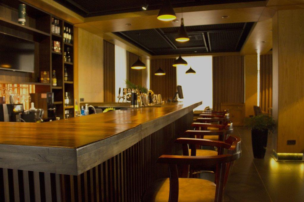 ホテル Wyndham Garden タシュケント エクステリア 写真