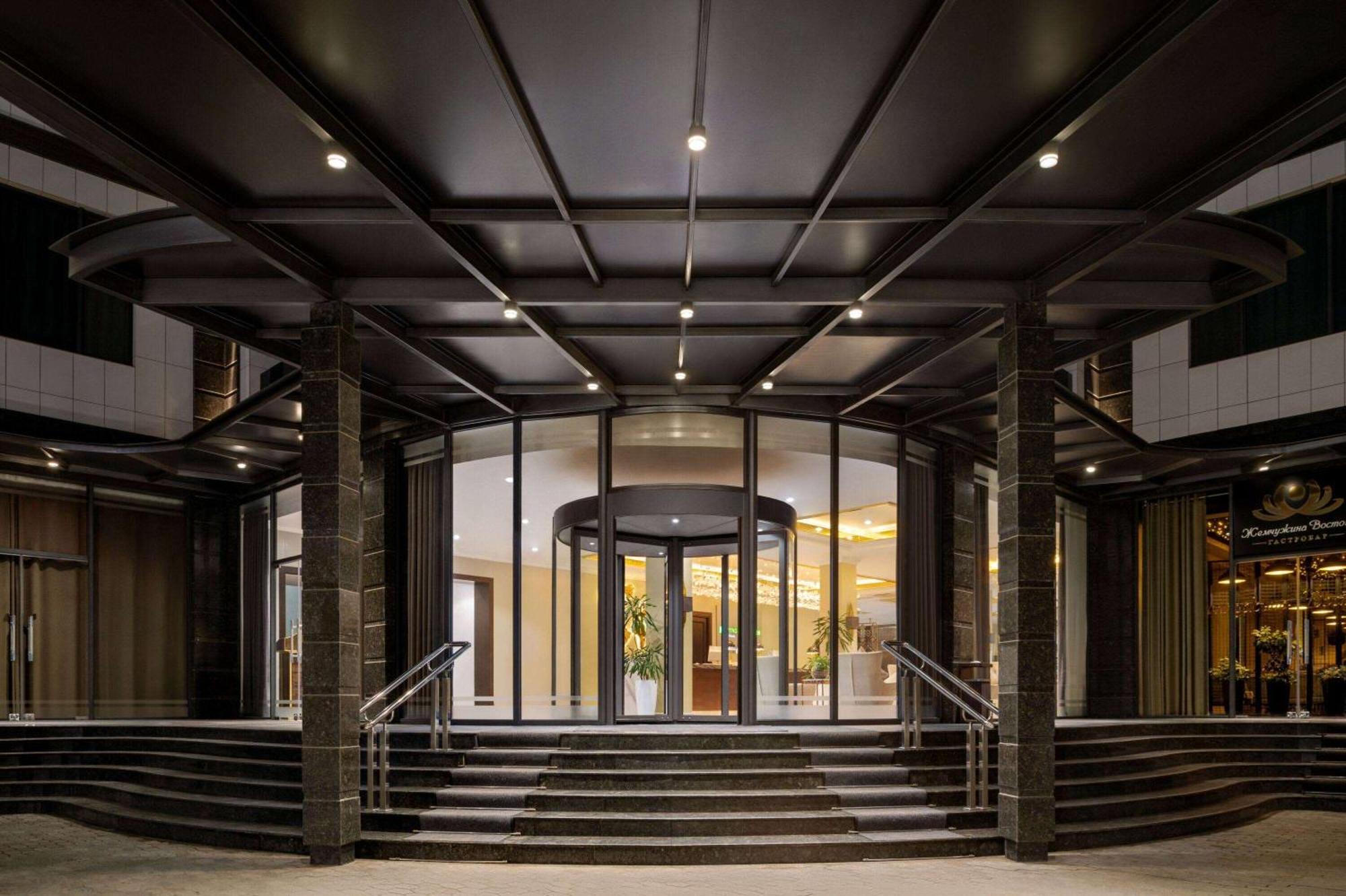 ホテル Wyndham Garden タシュケント エクステリア 写真