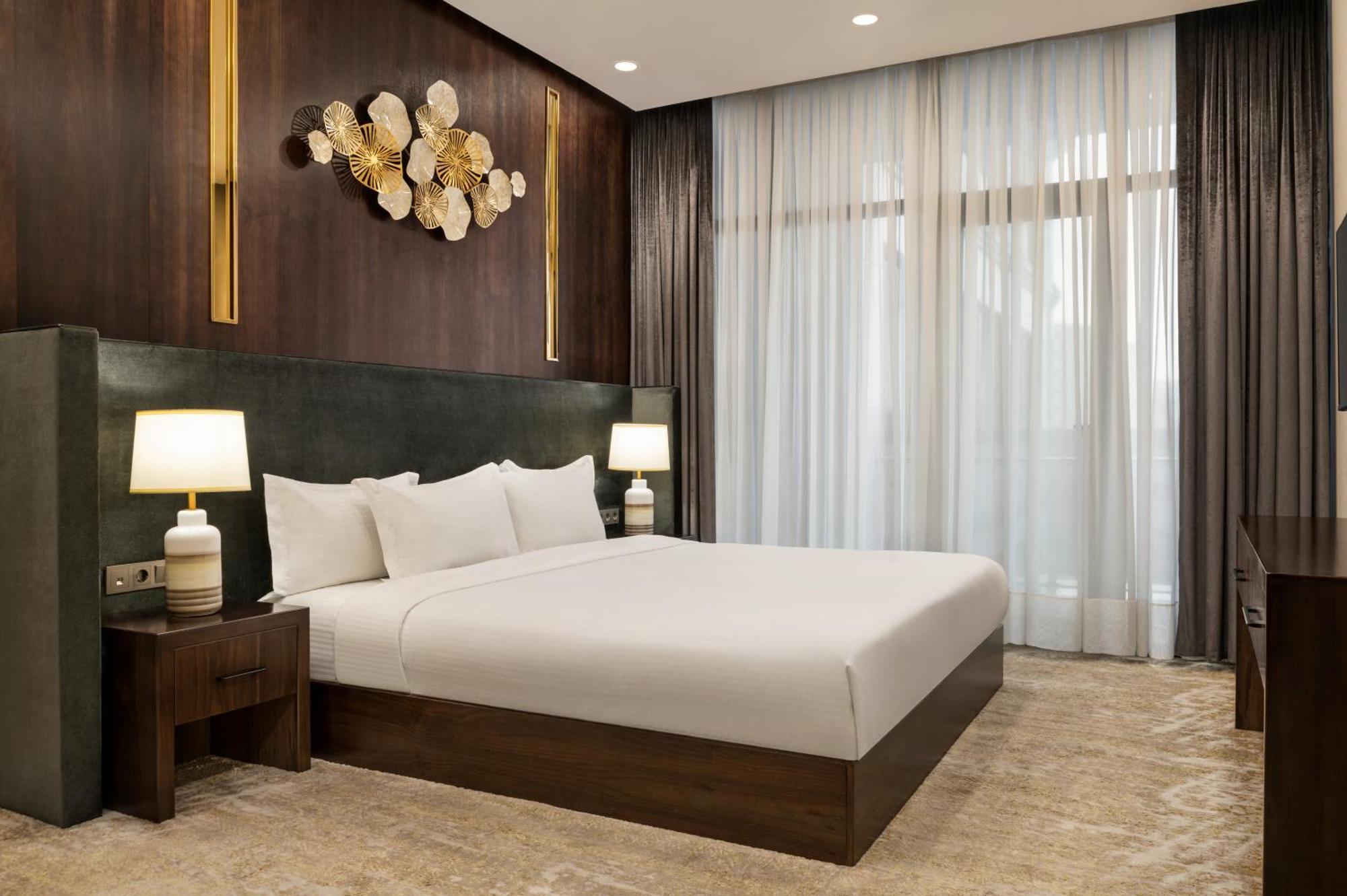 ホテル Wyndham Garden タシュケント エクステリア 写真