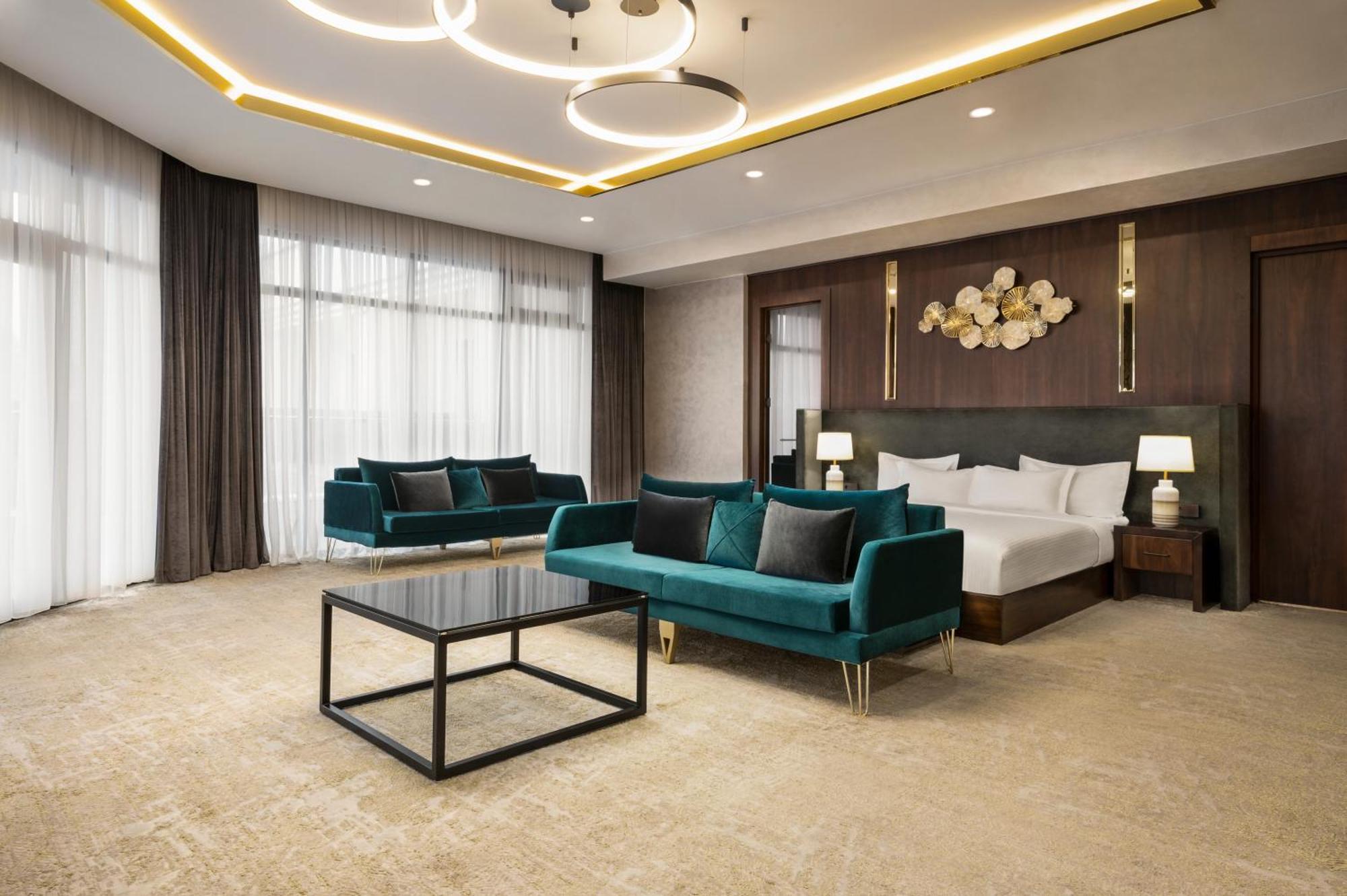 ホテル Wyndham Garden タシュケント エクステリア 写真