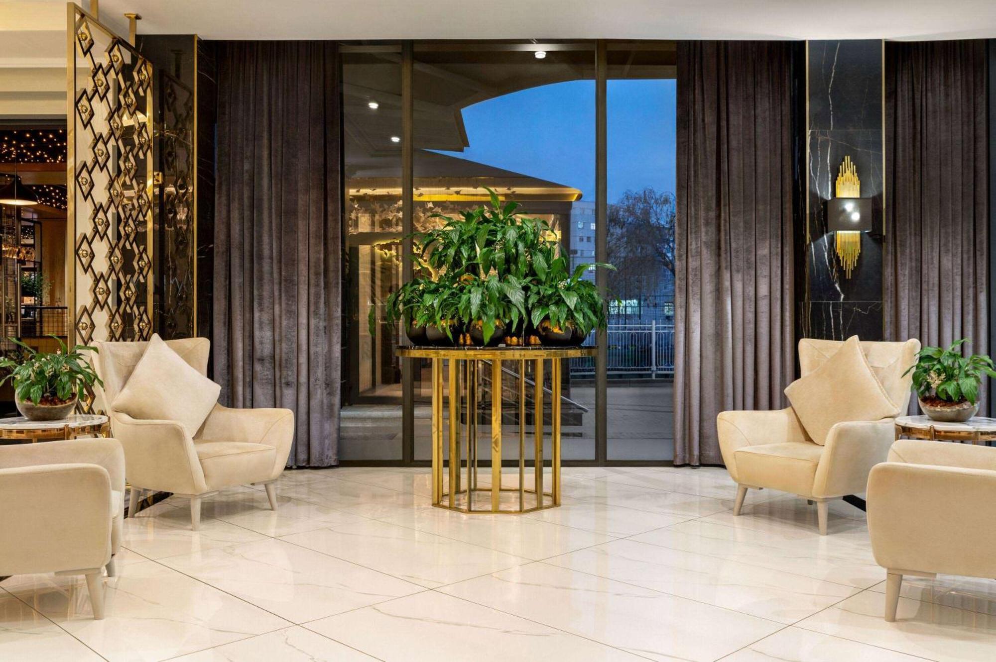 ホテル Wyndham Garden タシュケント エクステリア 写真